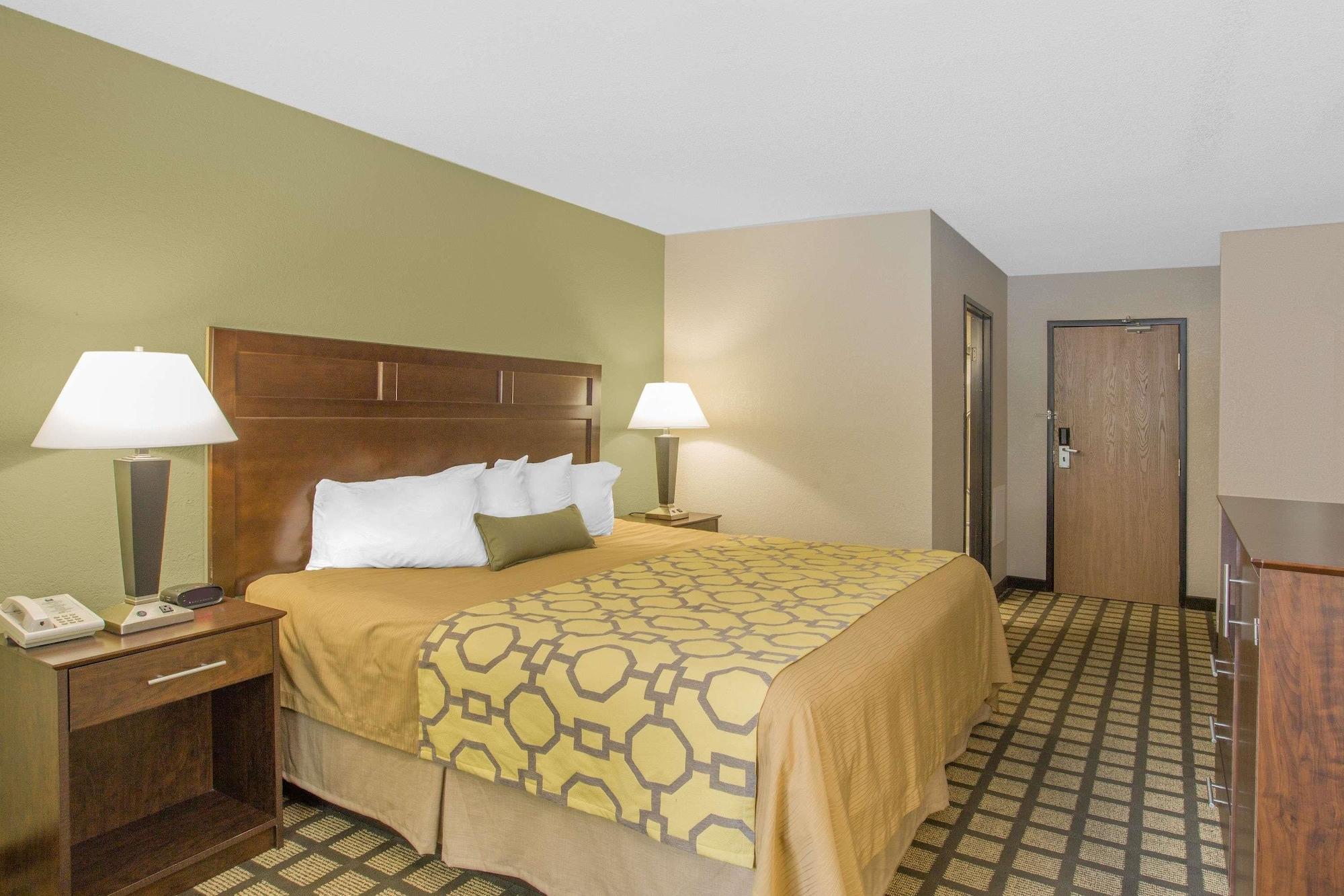 Baymont By Wyndham Ames Hotel Buitenkant foto