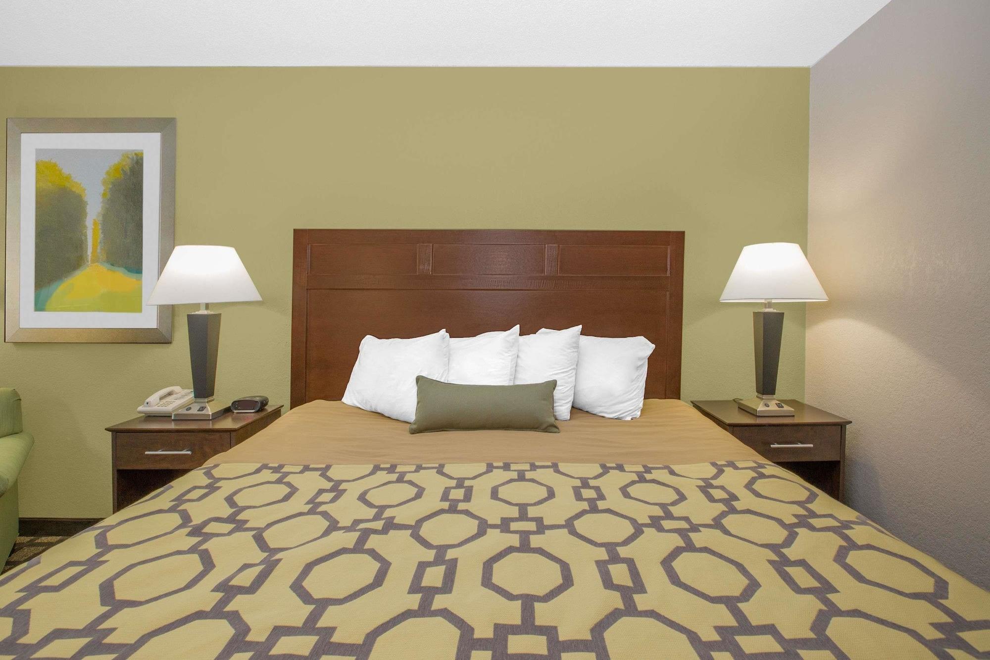 Baymont By Wyndham Ames Hotel Buitenkant foto