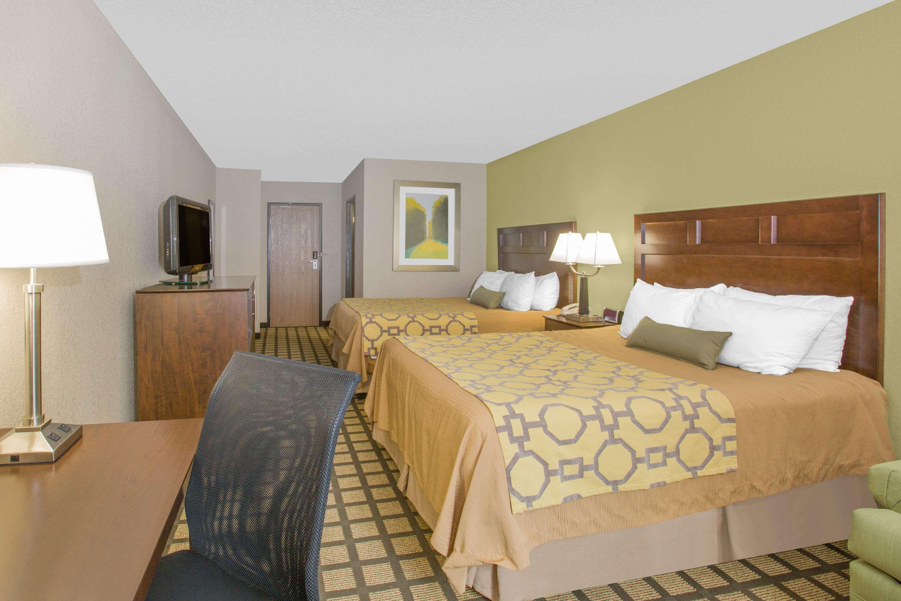 Baymont By Wyndham Ames Hotel Buitenkant foto
