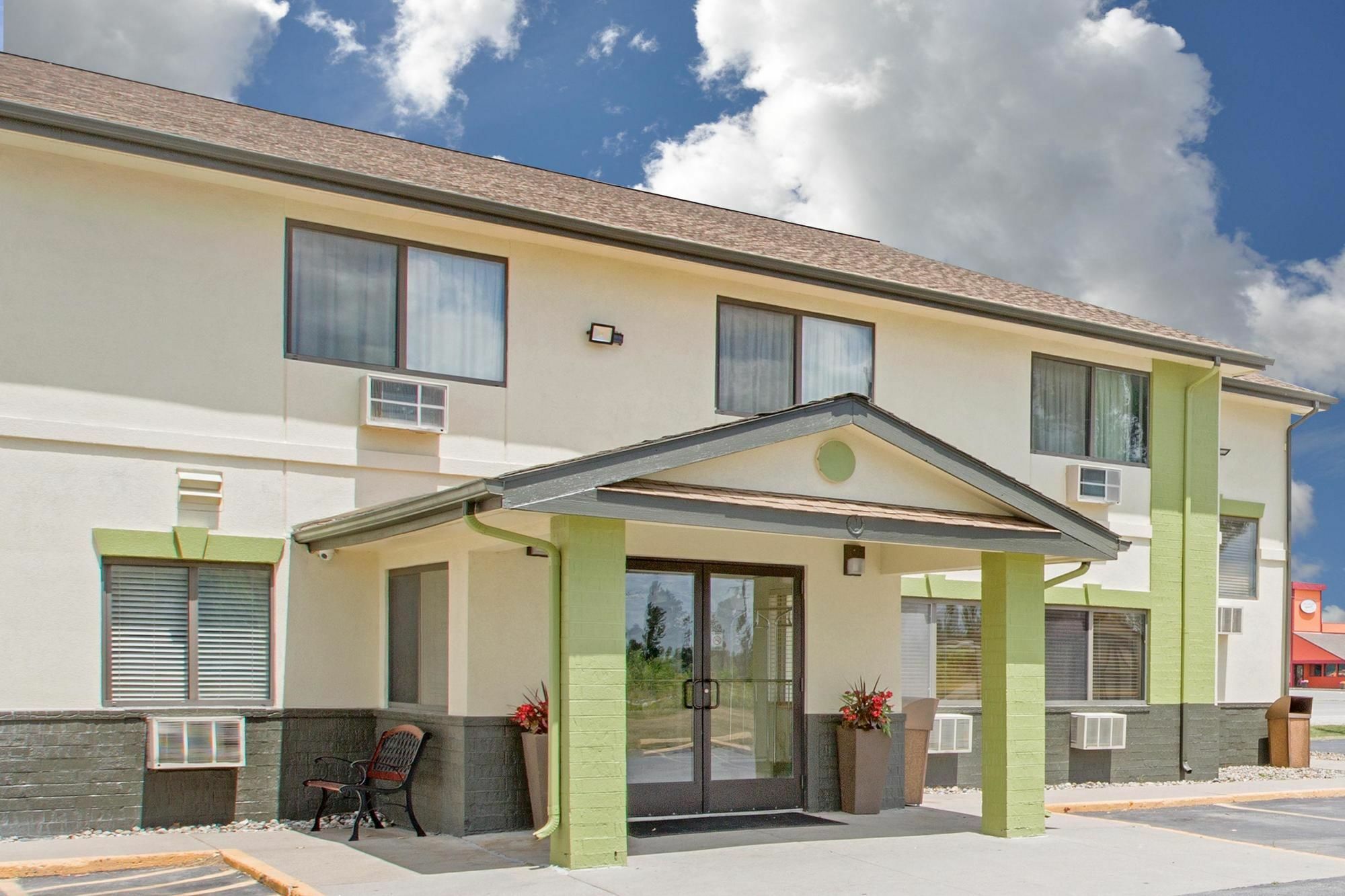 Baymont By Wyndham Ames Hotel Buitenkant foto